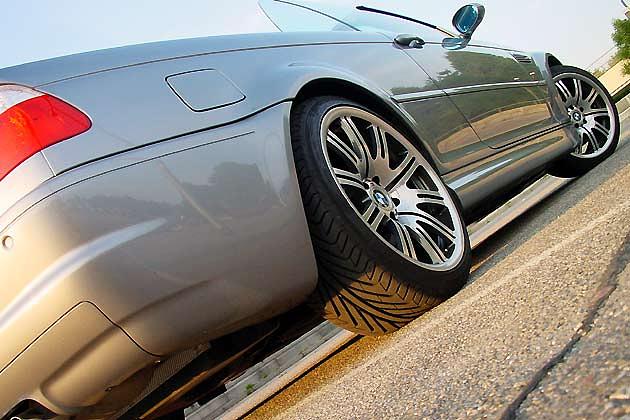 Ein Blickfang sind die 1.600 Euro teuren 19-Zoll-Leichtmetallfelgen