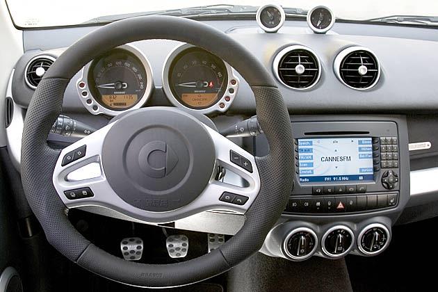 Extra für den Brabus: Das besonders griffige Lenkrad mit Wülsten