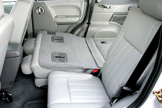 Die hinteren Sitzlehnen lassen sich im Verhältnis 65 zu 35 umklappen