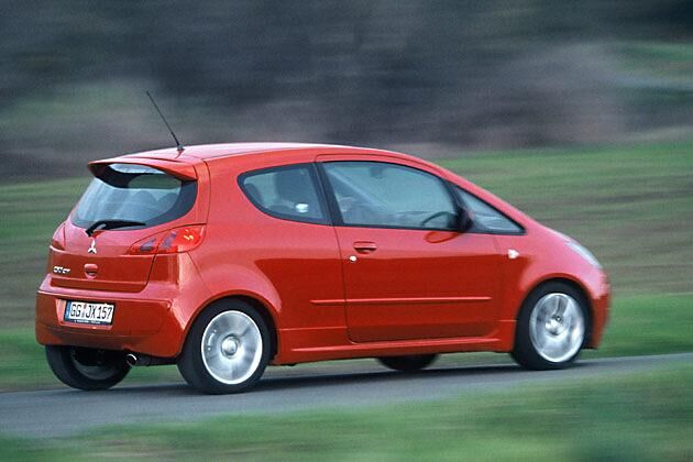 Die Turboversion hat einen auffälligen Dachspoiler