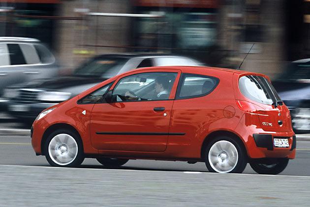 Der CZ3 hat schwarze Rammschutzflächen vorn und hinten