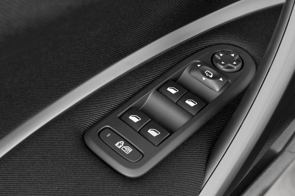 Citroen C5 (Baujahr 2010) VTR Plus 5 Türen Bedienungselemente Tür