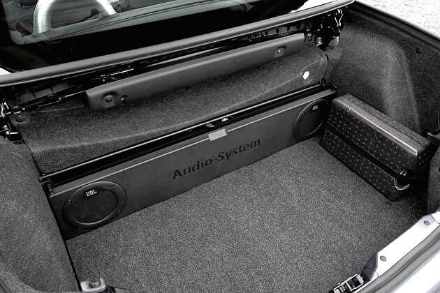 Der Kofferraum fasst bei geschlossenem Dach über 400 Liter