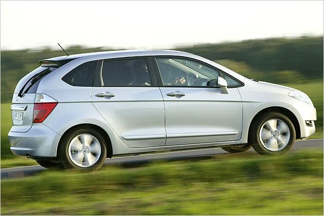 Das Äußere des FR-V erinnert vage an die Mercedes B-Klasse