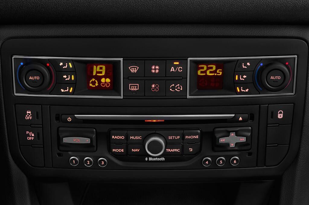 Citroen C5 Berline (Baujahr 2016) Selection 4 Türen Temperatur und Klimaanlage
