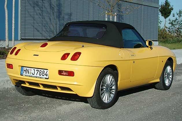 Rekordverdächtig: Insgesamt verteilen sich sieben Leuchteinheinten über das Barchetta-Heck