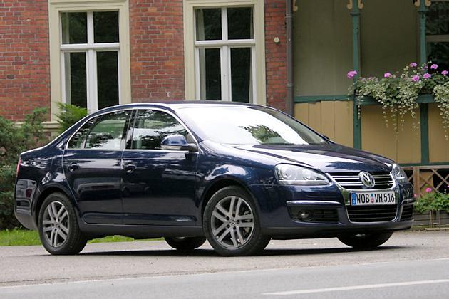 Die Front sieht nun ähnlich aus wie beim Polo und beim Passat