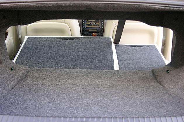 So lassen sich im S-Type auch längere Gegenstände transportieren