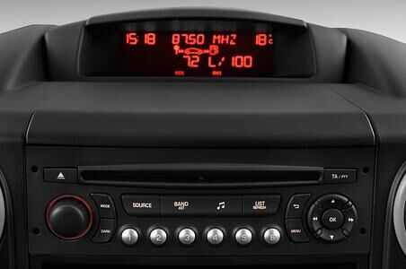 Citroen Berlingo (Baujahr 2015) 1.6 Vti 95 Euro 5 Niveau A 4 Türen Radio und Infotainmentsystem