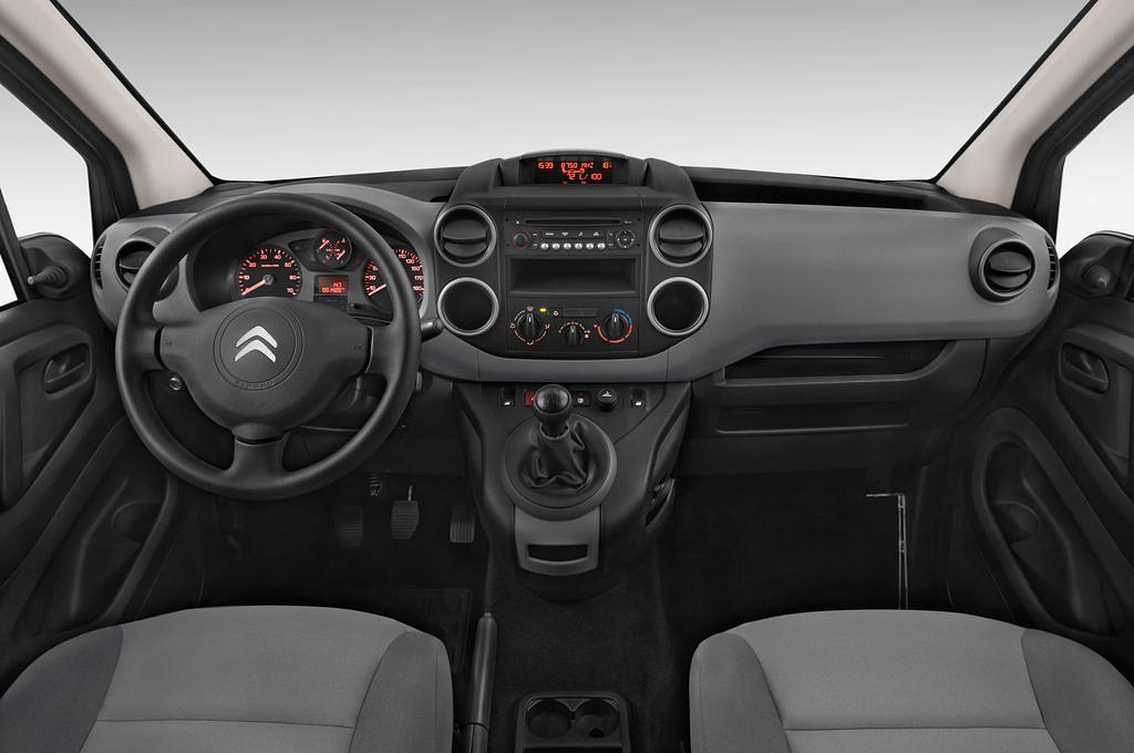 Citroen Berlingo (Baujahr 2015) 1.6 Vti 95 Euro 5 Niveau A 4 Türen Cockpit und Innenraum