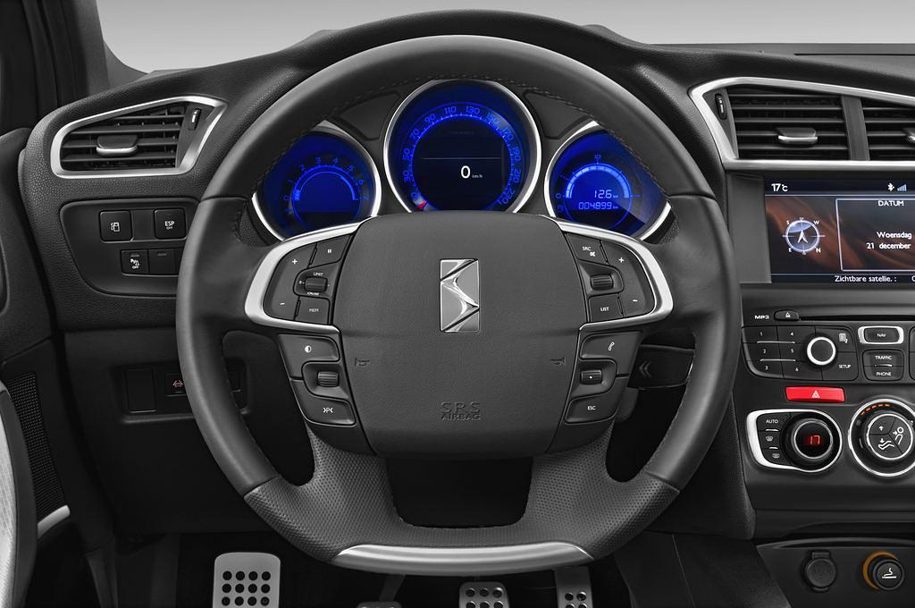 Citroen DS4 (Baujahr 2012) Sport Chic 5 Türen Lenkrad