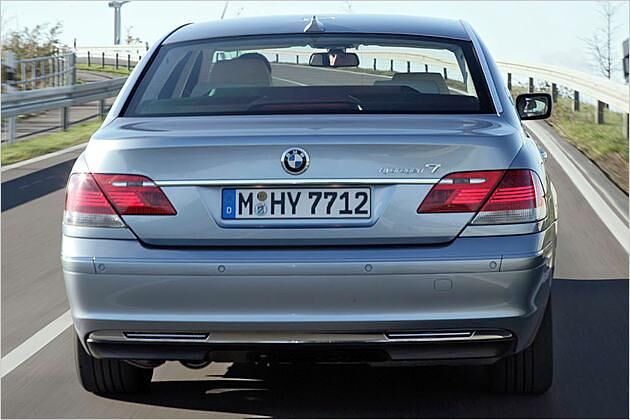 Die Hutablage wanderte wegen des Tanks nach oben