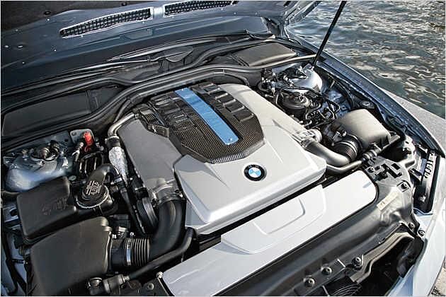 Der bivalente Sechs-Liter-V12-Motor kann mit Benzin und Wasserstoff arbeiten