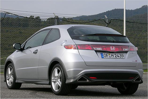 Der Heckspoiler des Civic Type S ist nicht so groß wie beim Type R
