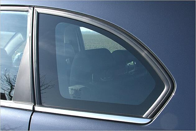 Die Linienführung des seitlichen Heckfensters erinnert an eine Coupé-Form