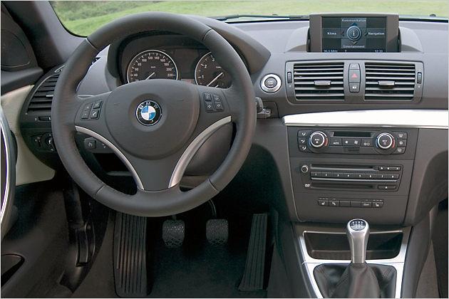 Neue, wertigere Materialien im Cockpit