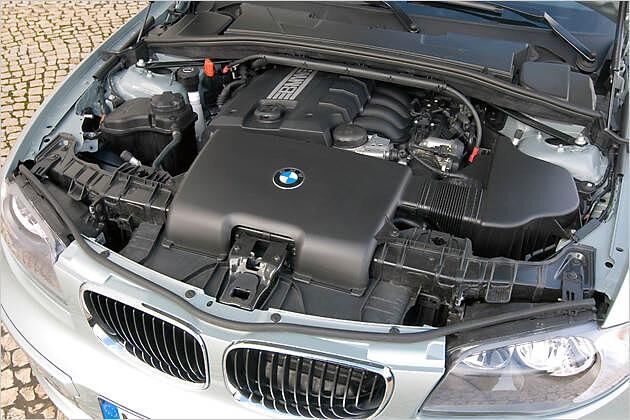 Der Zweiliter-Vierzylinder im 120i liefert 170 PS