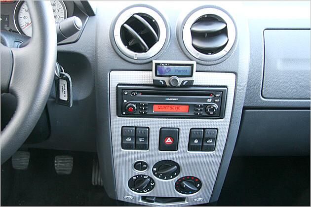 Den Prestige stattet Dacia ab Werk mit CD-Radio aus