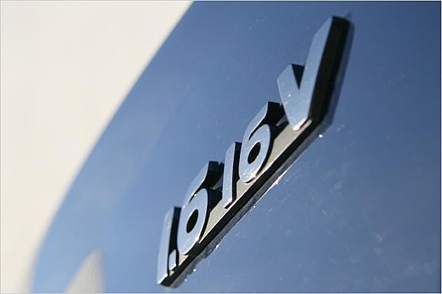 Unter der Haube steckt ein 105 PS starker 16-Ventiler