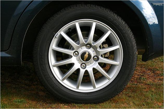 Die 15-Zoll-Leichtmetallfelgen gehören zur Serienausstattung