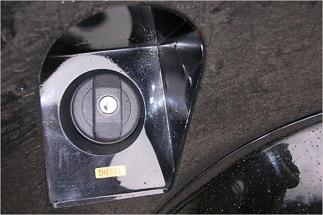 Die Tanköffnung kommt ohne zusätzliche Klappe aus