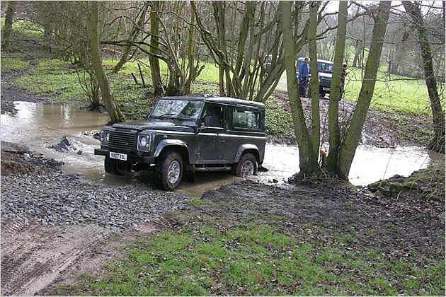 Solche kleinen Flußläufe sind für den Defender kein Hindernis