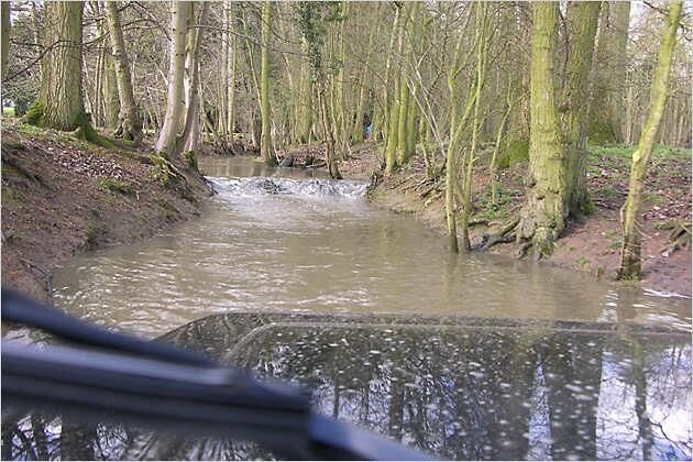 Wasserstraße: 50 Zentimeter Wattiefe machen Flußläufe zu befahrbaren Wegen