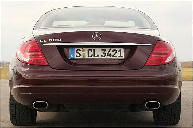 Die beiden flachen Endrohre sind ein Hinweis auf die Leistungsfähigkeit des CL 600