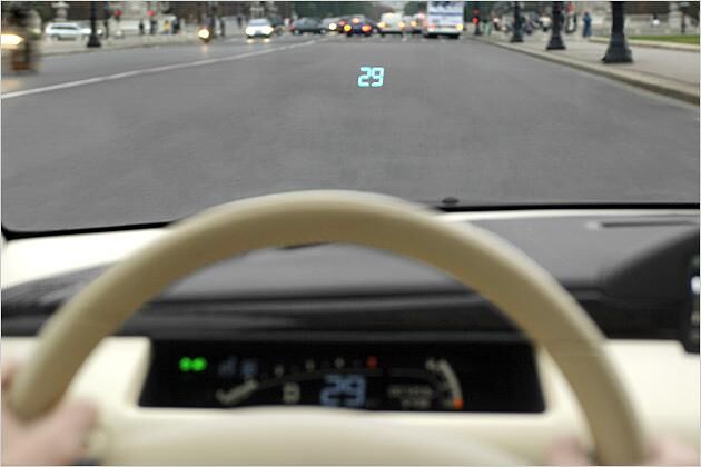 Serie beim Pallas und Exclusive: Headup-Display mit Geschwindigkeitsanzeige