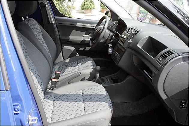 Das bequeme Gestühl bietet erstaunlich viel Seitenhalt