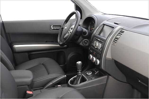 Innenraum mit neuen Materialien und Lederausstattung beim LE