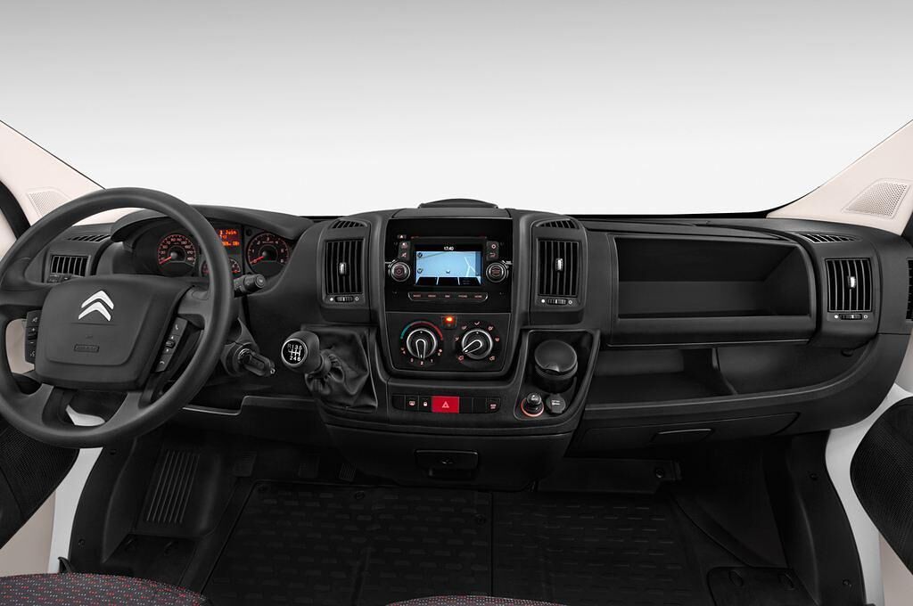 Citroen Jumper (Baujahr 2016) Transline 3 Türen Cockpit und Innenraum