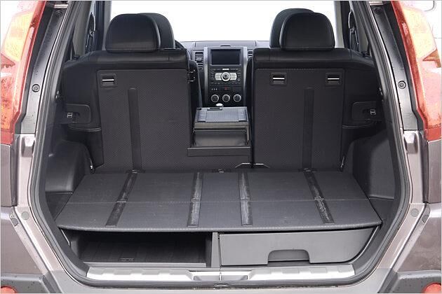 Mitte geklappt: So lassen sich Skier transportieren