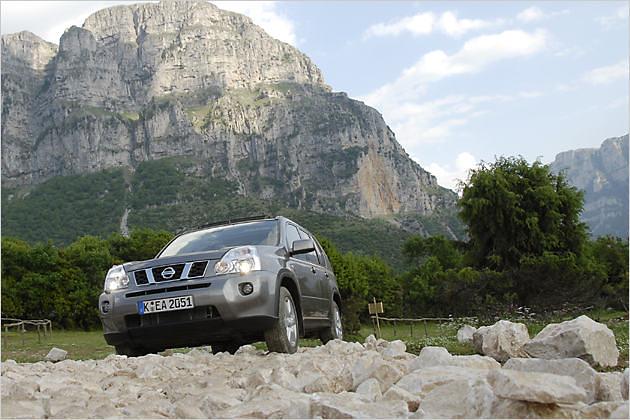 Auch auf der Schotterpiste ist der X-Trail gut gefedert