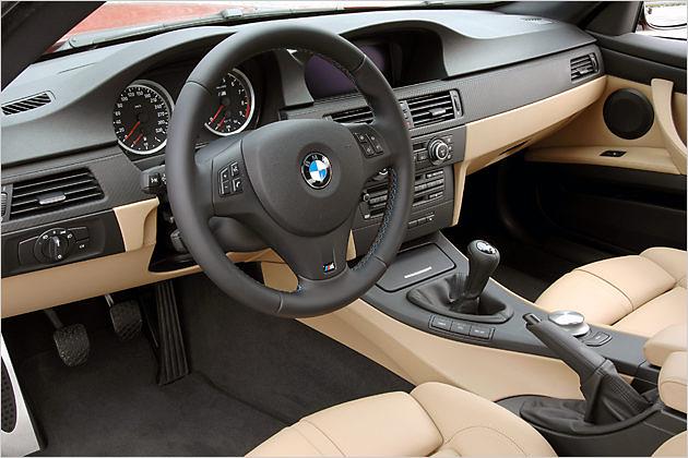 Edel und bequem: Der Innenraum des M3