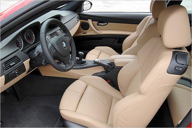 Die ausgeformten Sportsitze wurden eigens für den M3 entwickelt