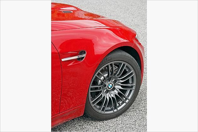 Doppelspeichen-Räder mit 245er-Reifen vorn