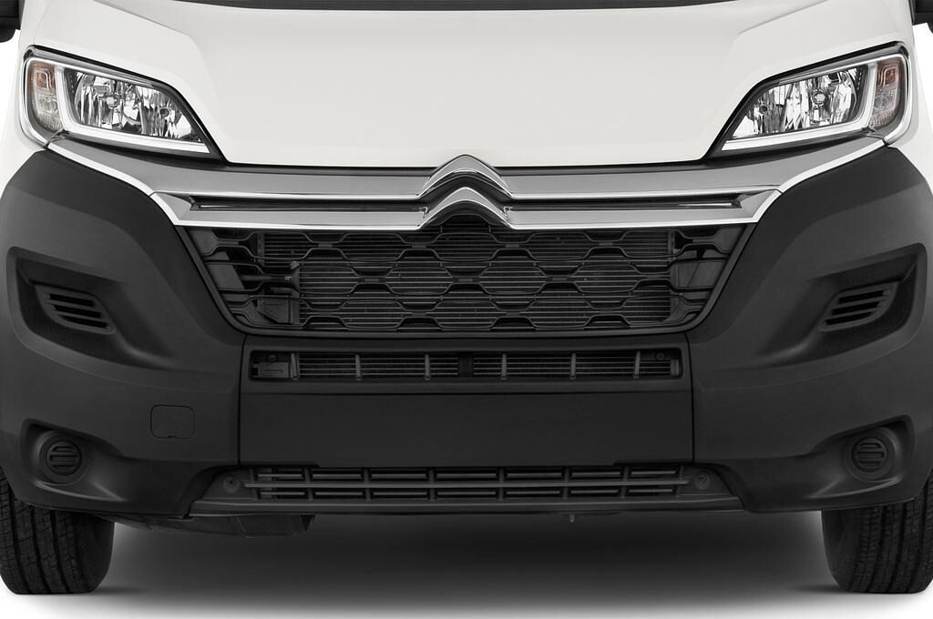 Citroen Jumper (Baujahr 2015) Service 5 Türen Kühlergrill und Scheinwerfer