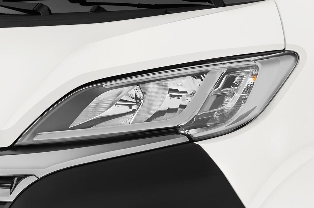 Citroen Jumper (Baujahr 2015) Service 5 Türen Scheinwerfer
