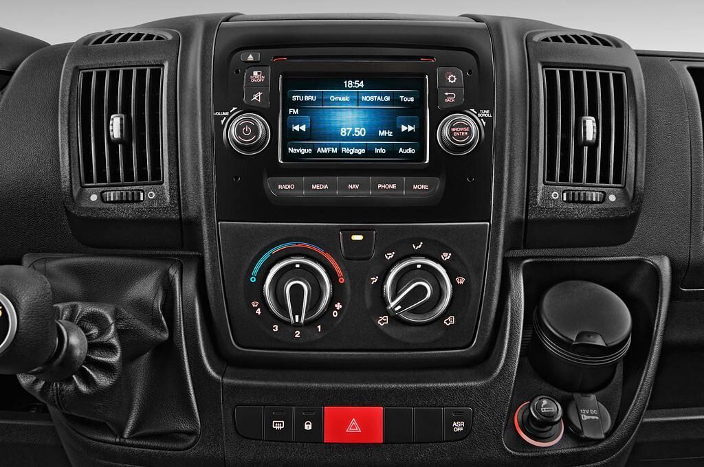 Citroen Jumper (Baujahr 2015) Service 5 Türen Mittelkonsole