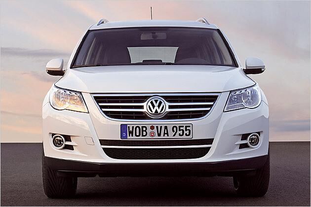 Der "Plakettengrill" bisheriger VW-Modelle wurde verkleinert, um VW deutlich von der Schwester abzuheben