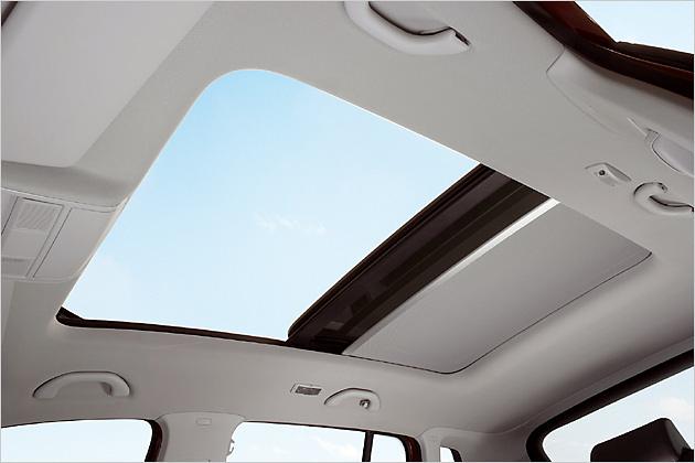 Frischer Wind für die Fahrgäste: Mehr als die Hälfte des Panoramadachs kann geöffnet werden