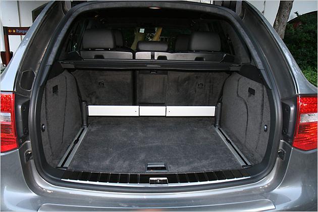 Der Kofferraum des Cayenne fast 540 Liter Gepäck