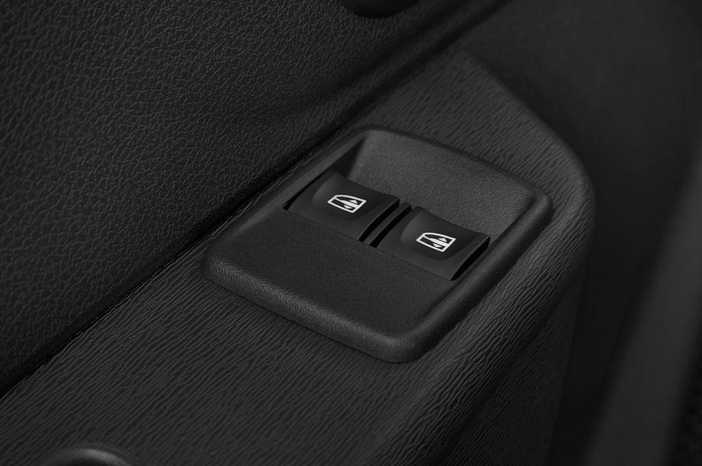 Dacia Dokker (Baujahr 2015) Stepway 5 Türen Bedienungselemente Tür