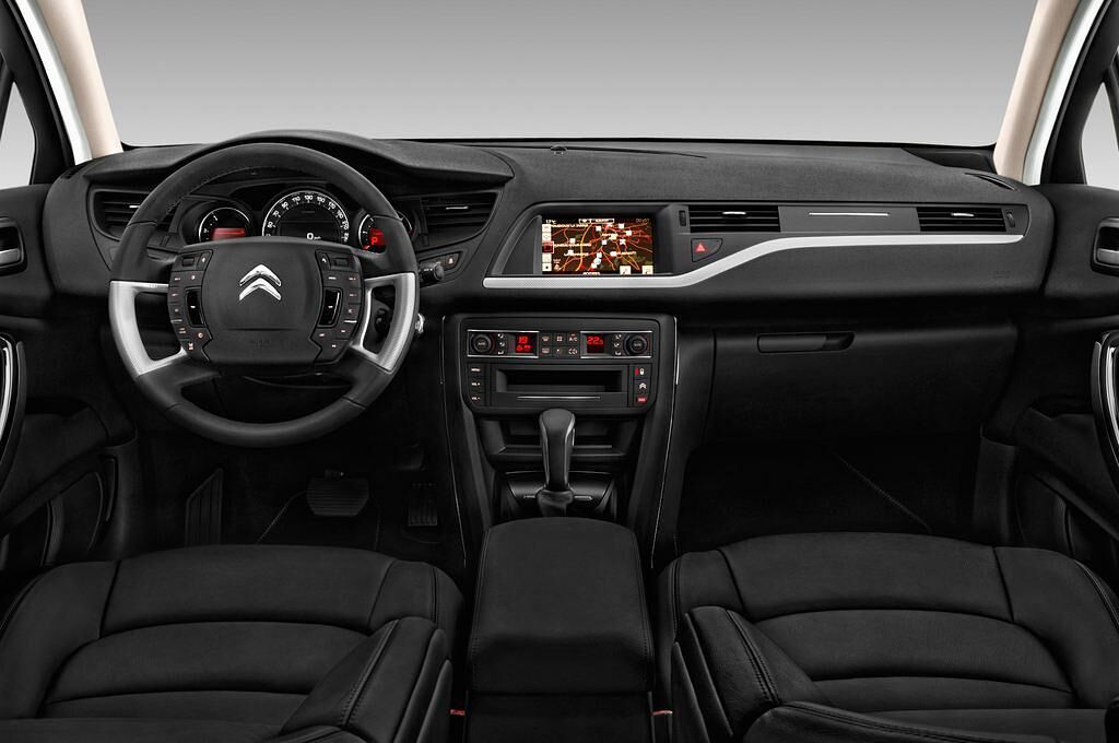 Citroen C5 Tourer (Baujahr 2016) Exclusive 5 Türen Cockpit und Innenraum