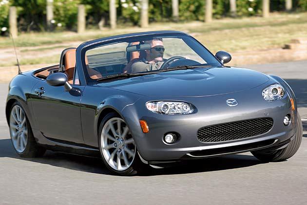 Mit dem leichten Sportwagen sind hohe Kurvengeschwindigkeiten möglich