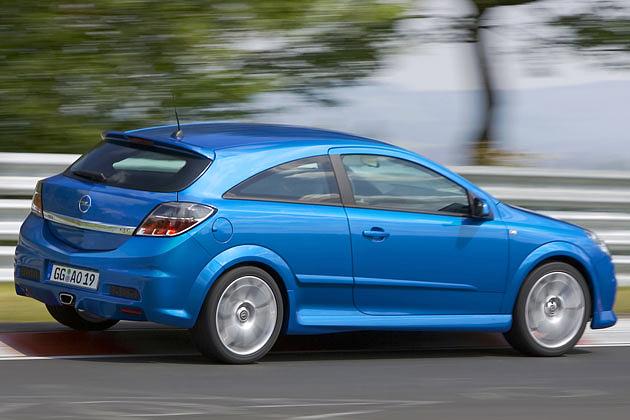 Nicht jedermanns Geschmack: Schweller und Spoiler lassen den Astra muskulös erscheinen