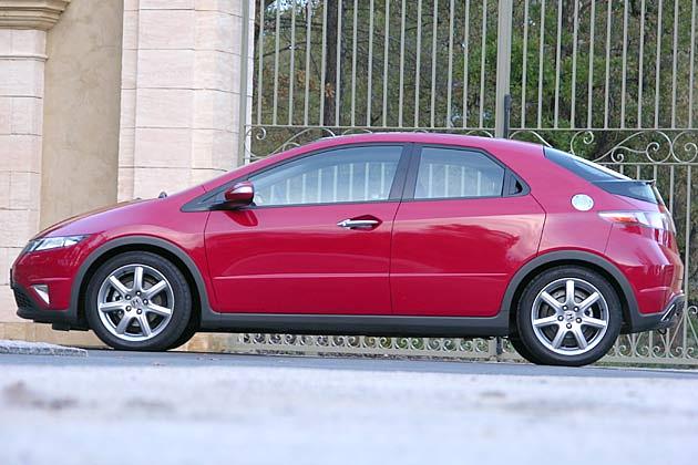 Mit 4,25 Metern ist der Civic 3,5 Zentimeter kürzer als der Vorgänger