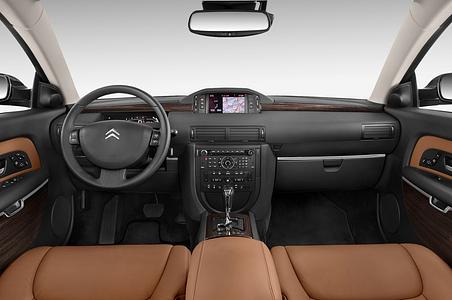 Citroen C6 (Baujahr 2009) Exclusive 4 Türen Cockpit und Innenraum