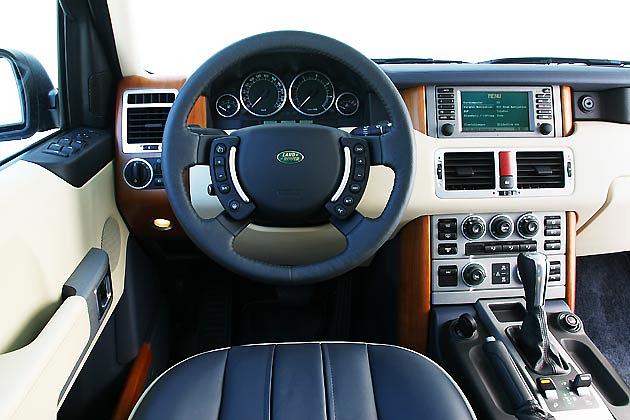 Toller Arbeitsplatz. Das Multifunktionslenkrad ist beheizbar